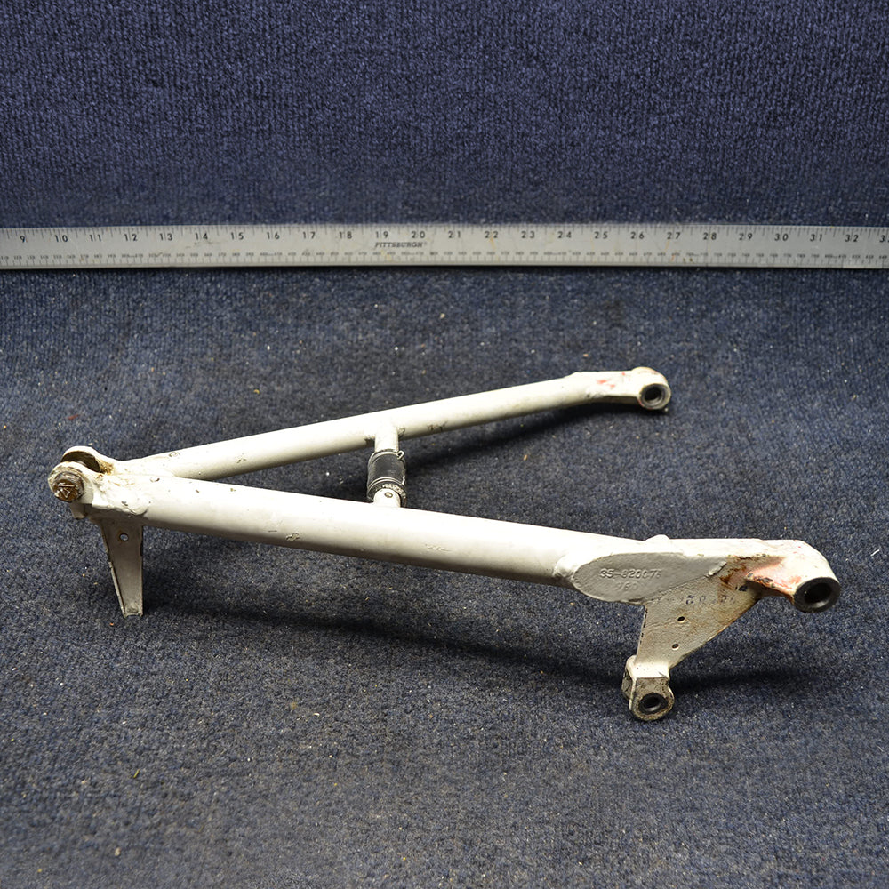 Used aircraft parts for sale 002-820016-31 BEECHCRAFT 95-B55 BRASE ASSY NOSE GEAR AFT DRAG