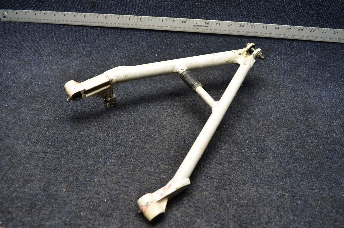 Used aircraft parts for sale 002-820016-31 BEECHCRAFT 95-B55 BRASE ASSY NOSE GEAR AFT DRAG