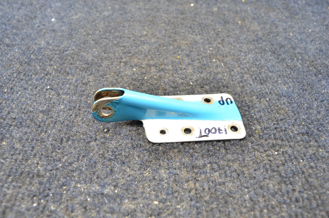 Used aircraft parts for sale 66913-000 PIPER PA-28-140  TOP HINGE CABIN DOOR