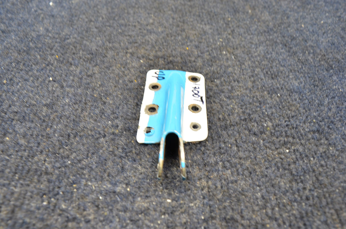 Used aircraft parts for sale 66913-000 PIPER PA-28-140  TOP HINGE CABIN DOOR