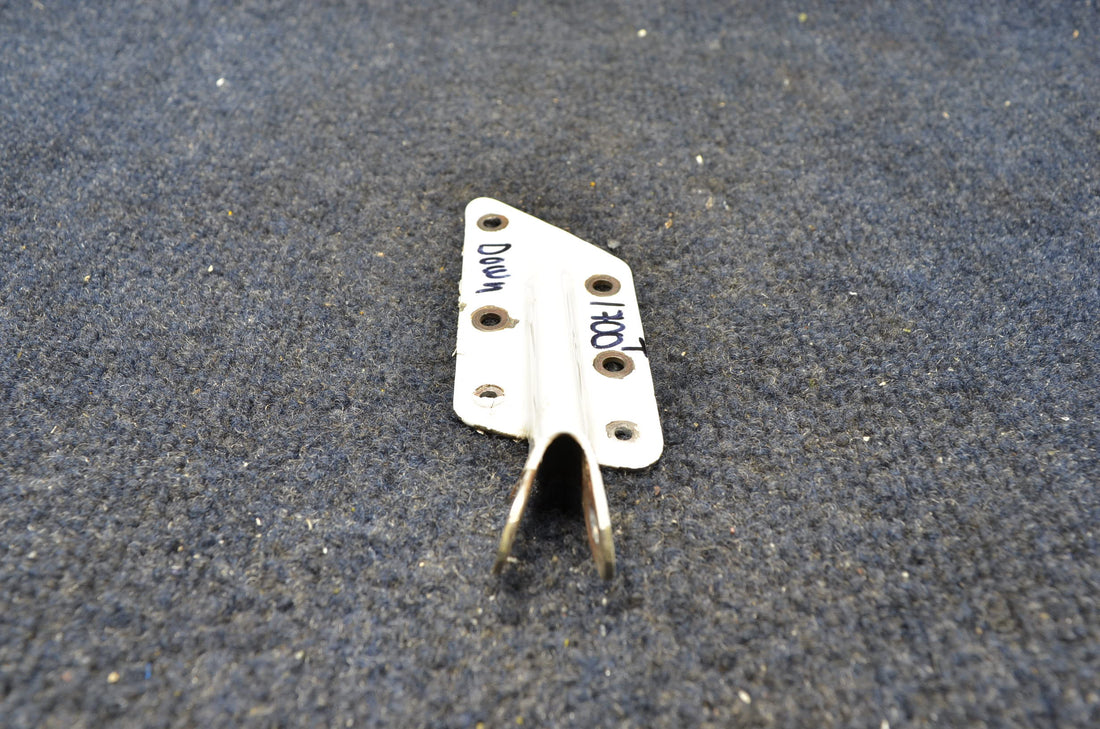 Used aircraft parts for sale 66914-000 PIPER PA-28-140 BOTTOM HINGE CABIN DOOR