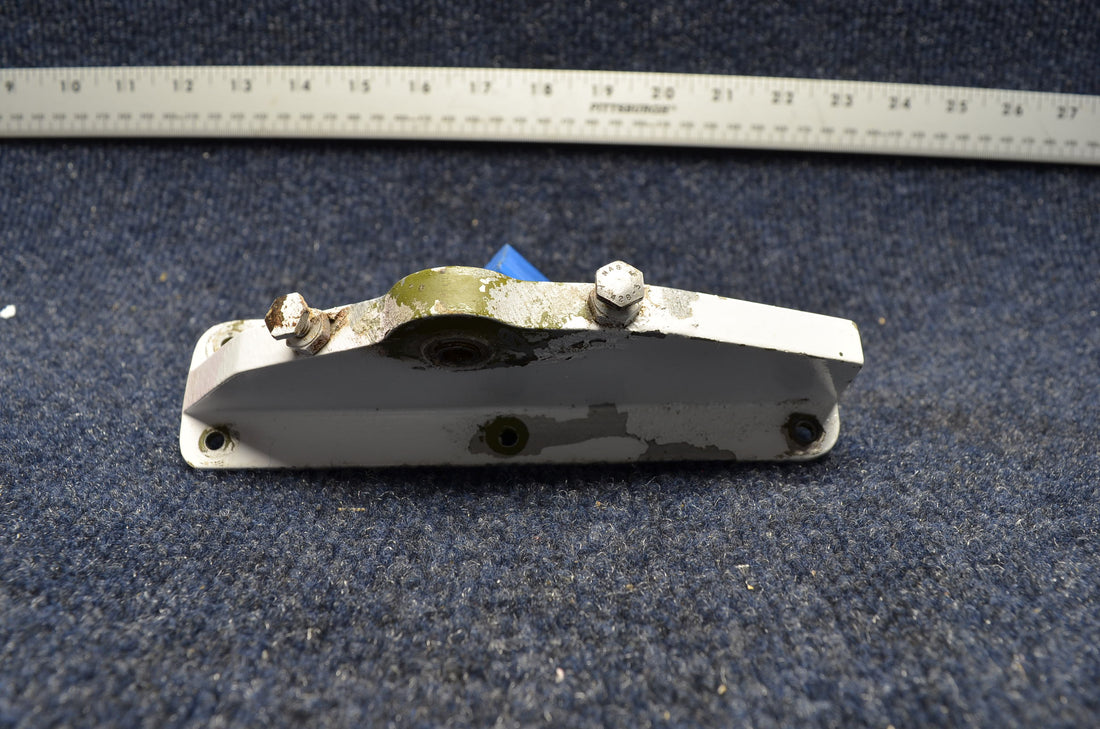 Used aircraft parts for sale 62645-004 PIPER PA-28-140 FITTING STABILATOR ATTACHMENT LH/RH SET 2