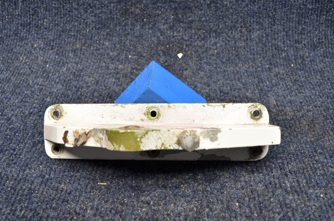 Used aircraft parts for sale 62645-004 PIPER PA-28-140 FITTING STABILATOR ATTACHMENT LH/RH SET 2