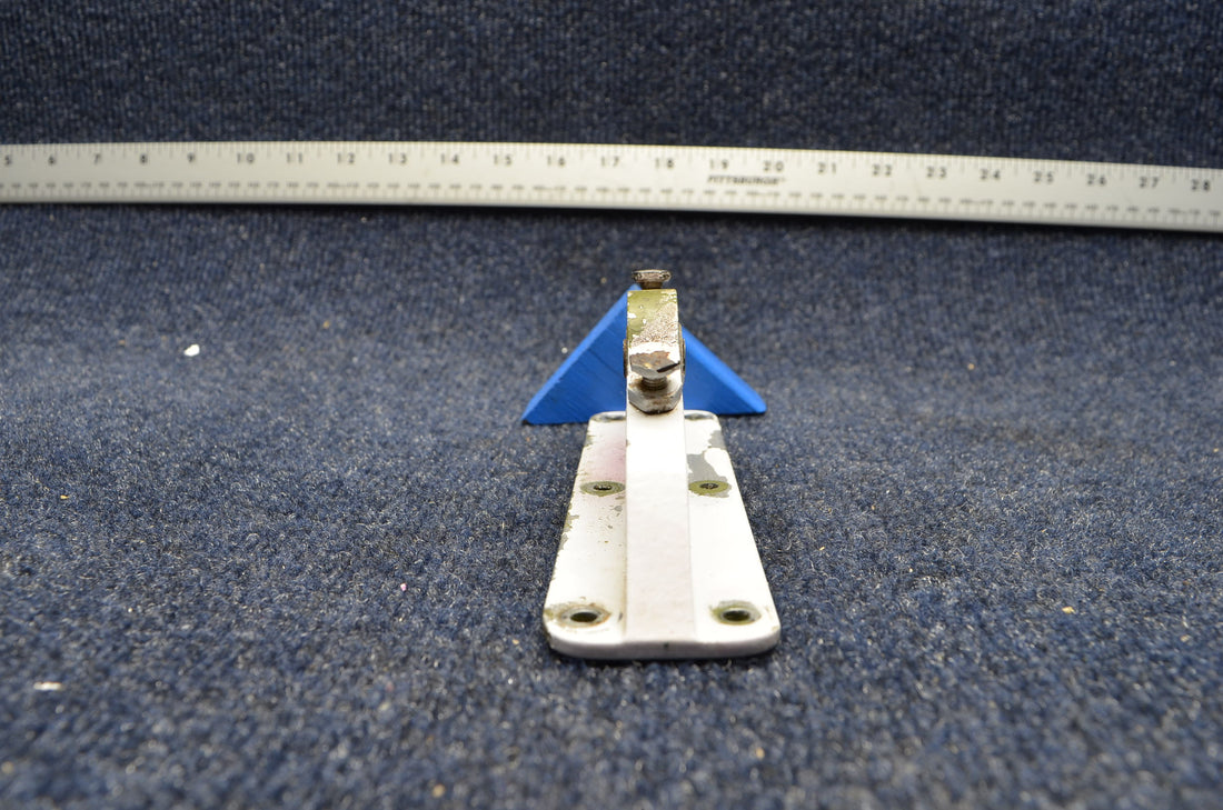 Used aircraft parts for sale 62645-004 PIPER PA-28-140 FITTING STABILATOR ATTACHMENT LH/RH SET 2