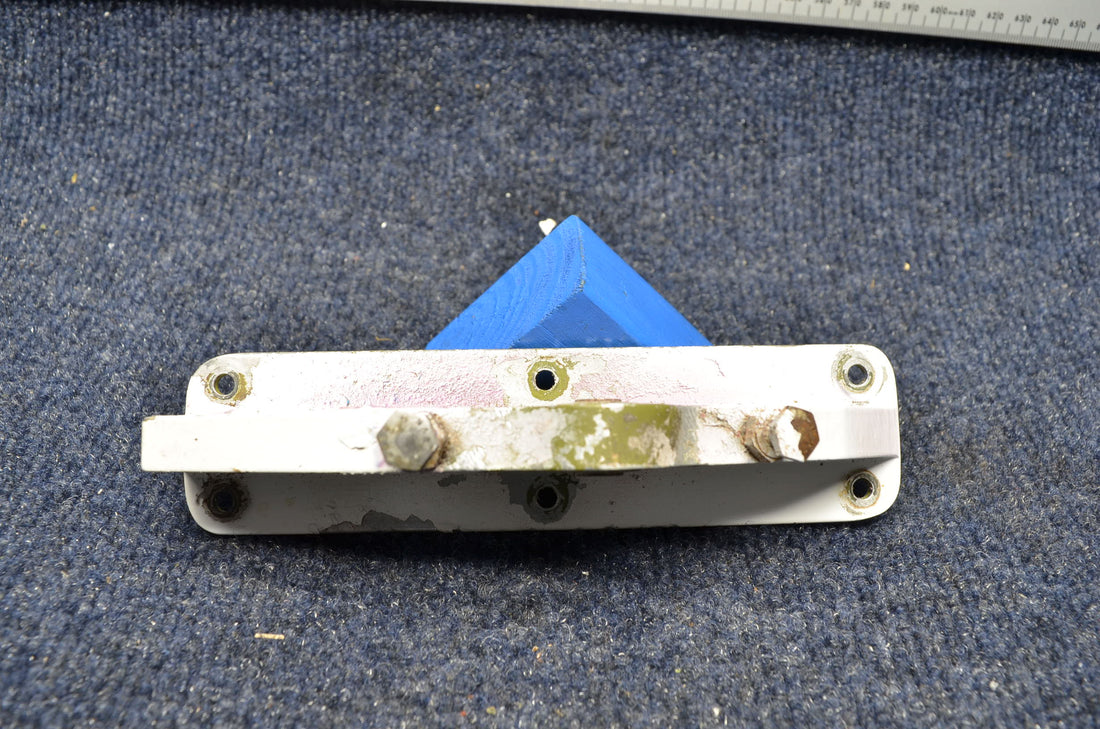 Used aircraft parts for sale 62645-004 PIPER PA-28-140 FITTING STABILATOR ATTACHMENT LH/RH SET 2