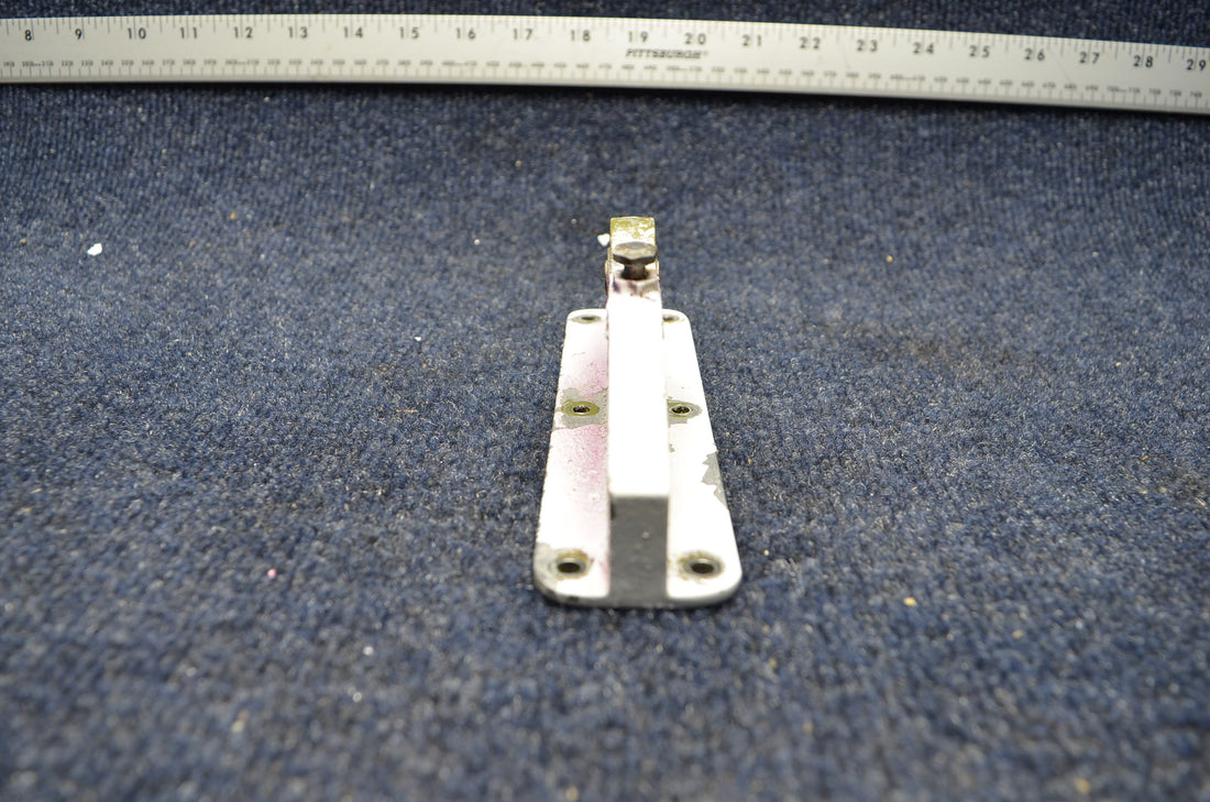 Used aircraft parts for sale 62645-004 PIPER PA-28-140 FITTING STABILATOR ATTACHMENT LH/RH SET 2