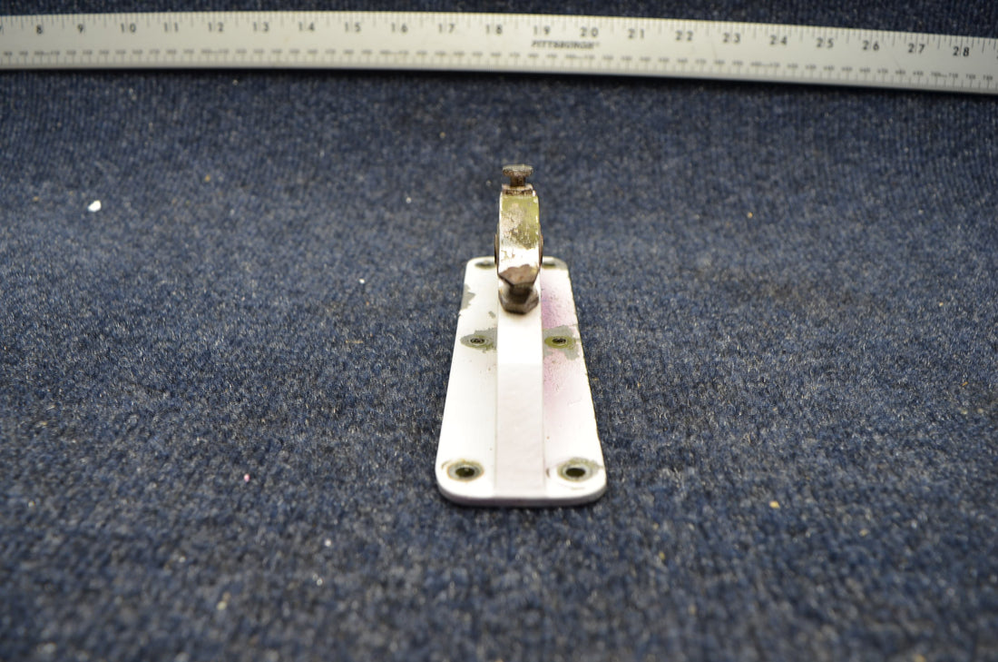 Used aircraft parts for sale 62645-004 PIPER PA-28-140 FITTING STABILATOR ATTACHMENT LH/RH SET 2