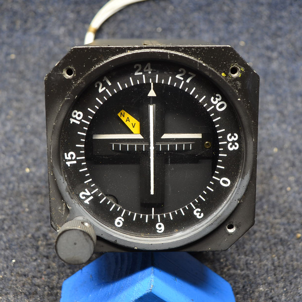 Used aircraft parts for sale ID-824 PIPER PA28-140 NARCO VOR/LOC INDICATOR ID-824