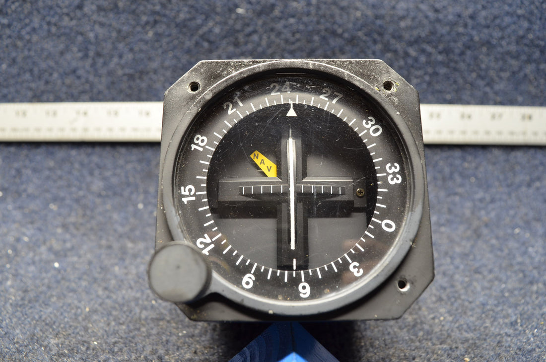Used aircraft parts for sale ID-824 PIPER PA28-140 NARCO VOR/LOC INDICATOR ID-824