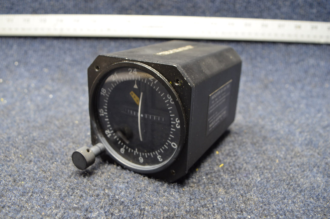 Used aircraft parts for sale ID-824 PIPER PA28-140 NARCO VOR/LOC INDICATOR ID-824