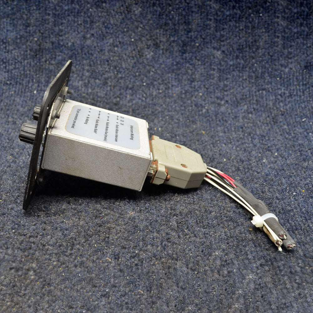 Used aircraft parts for sale 403MC PIPER PA28-140 INTERCOM FLIGHTCOM 403MC