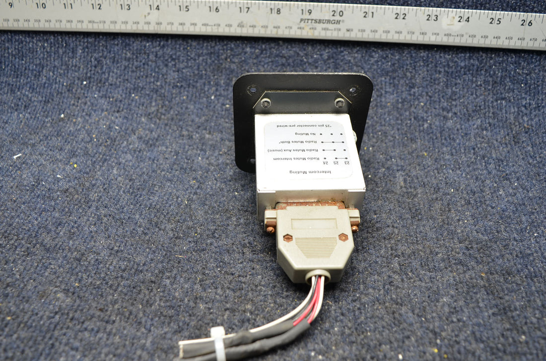 Used aircraft parts for sale 403MC PIPER PA28-140 INTERCOM FLIGHTCOM 403MC