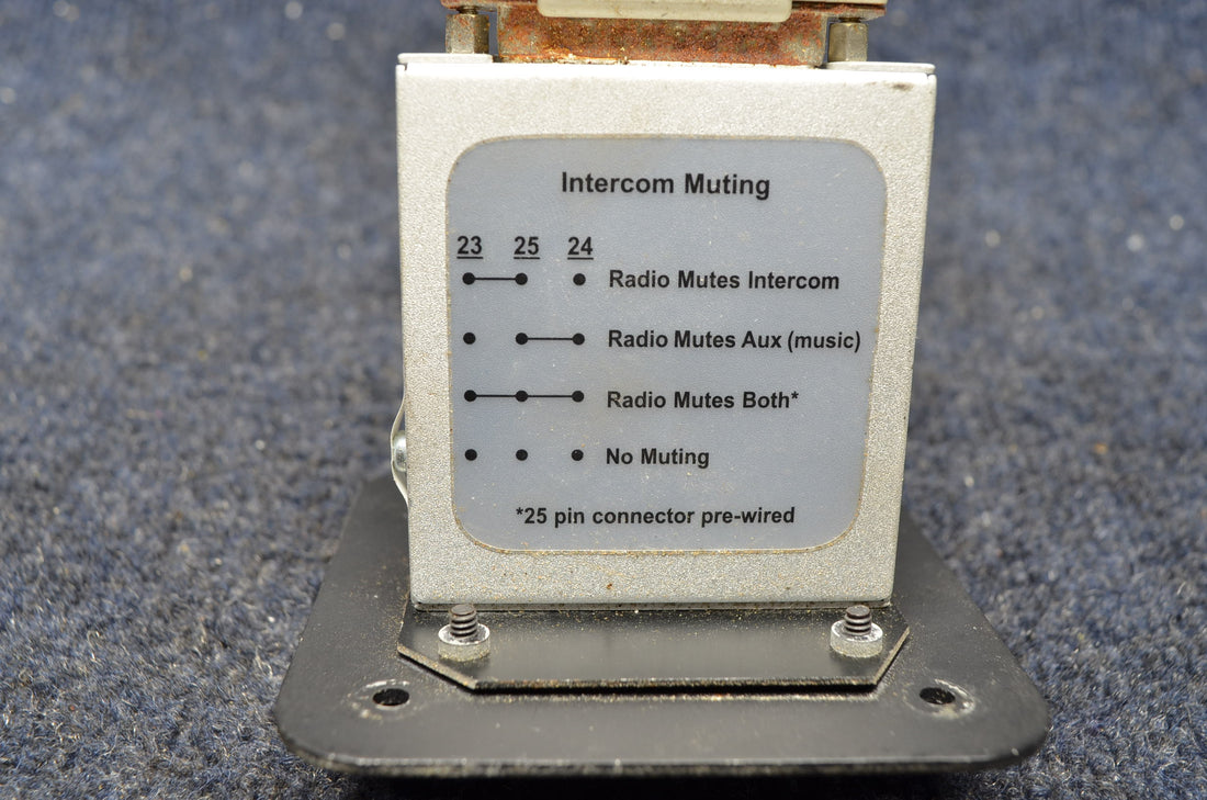 Used aircraft parts for sale 403MC PIPER PA28-140 INTERCOM FLIGHTCOM 403MC