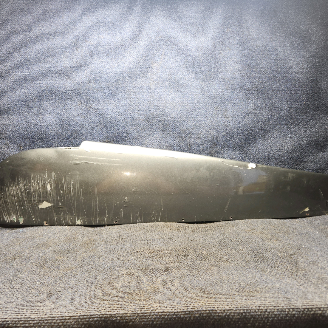 Used aircraft parts for sale, 0723200-6 Cessna 172E Wing Tip RH (Cracked)