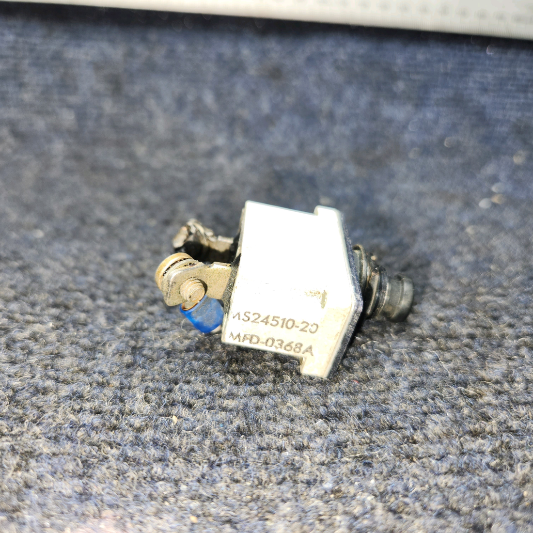 Used aircraft parts for sale, D7271‑8‑20 klixon BEECHCRAFT 95-55B Push/Pull Thermal Circuit Breaker