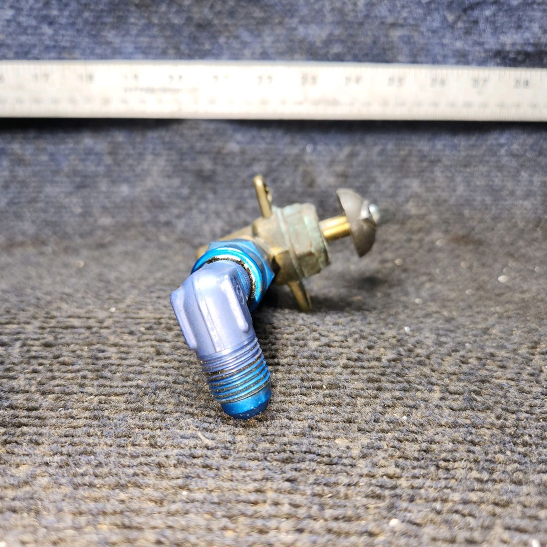 Used aircraft parts for sale, 0411803-5 cessna 150G Fuel Shutoff Valve