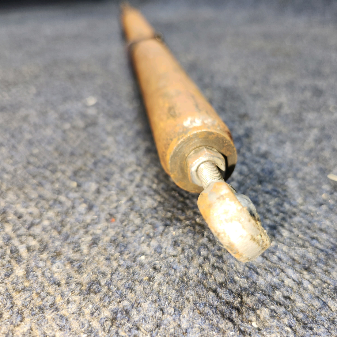 Used aircraft parts for sale, 76425-002 PIPER PA28RT-201 Bungee Assy Nose Wheel R.H