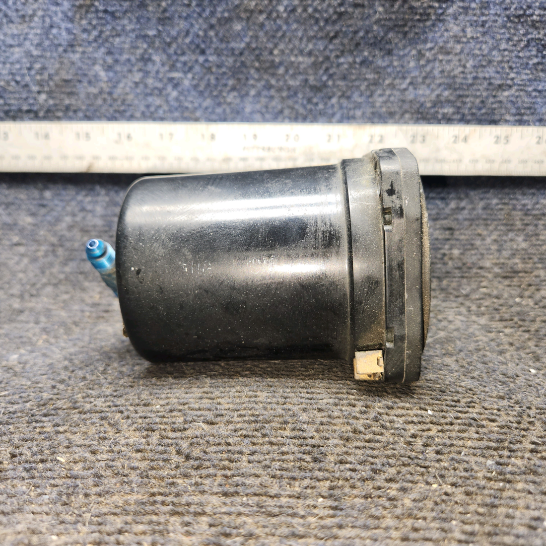 Used aircraft parts for sale, 7000 United Instruments piper PA-28-181 Vertical Speed Indicator