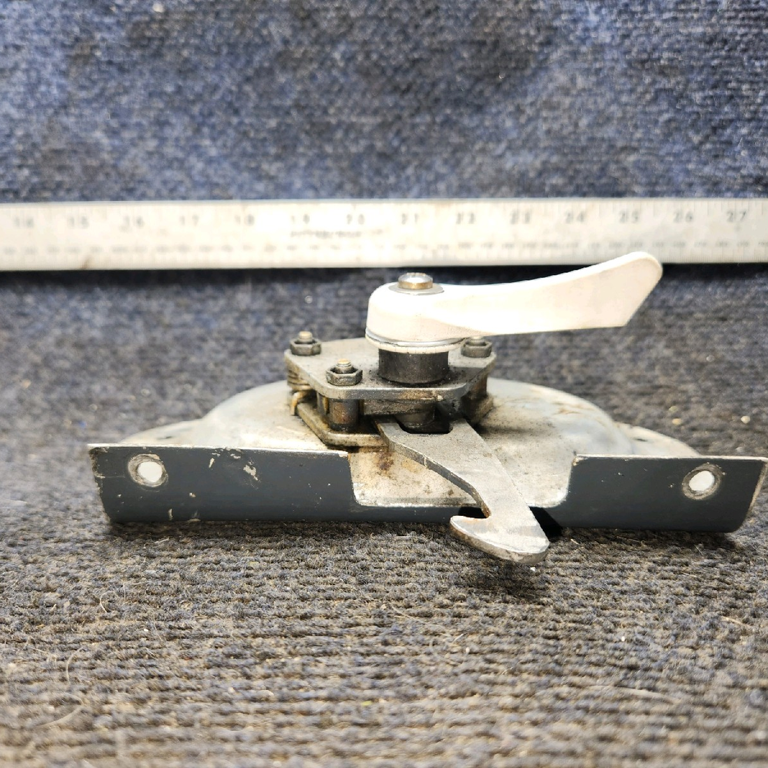 Used aircraft parts for sale, 36598-002 piper PA-28-181 Auxiliary Cabin Door Latch Assembly