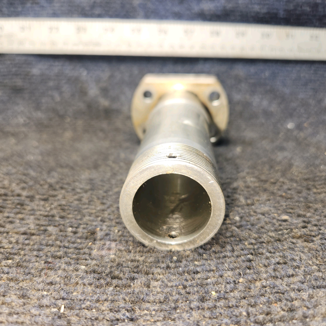 Used aircraft parts for sale, 0541124 cessna 150G Main Gear Axle