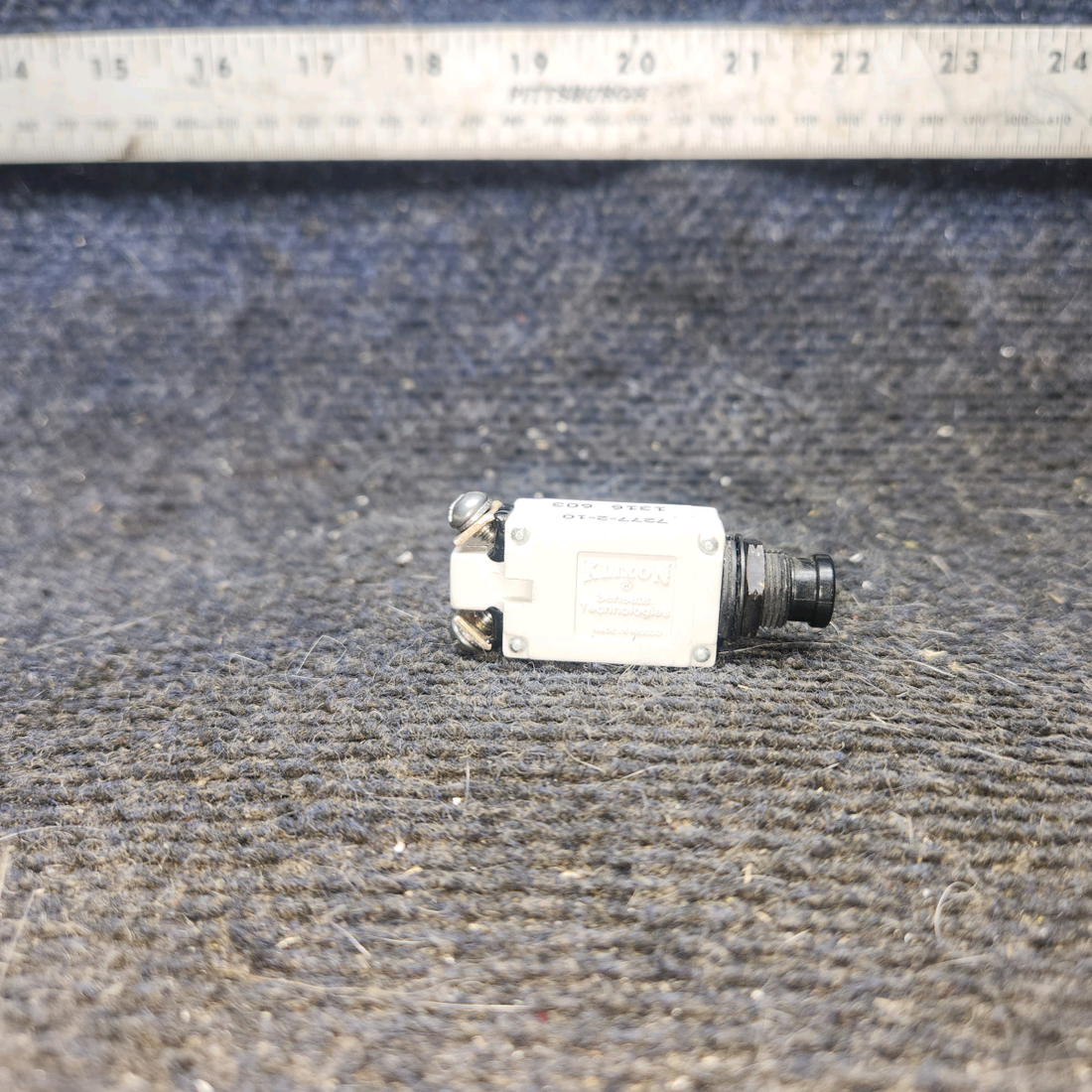 Used aircraft parts for sale, 7277-2-10 Klixon cessna 172k Circuit Breaker – 10 Amp