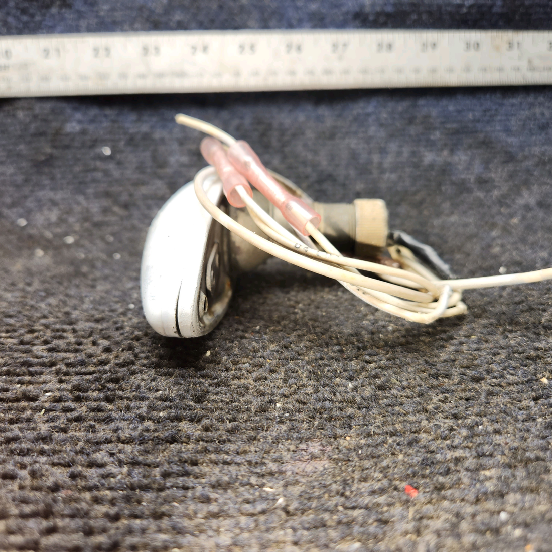 Used aircraft parts for sale, A-1285-R-12 Grimes Cessna 182G Navigation Light Assembly (14V)
