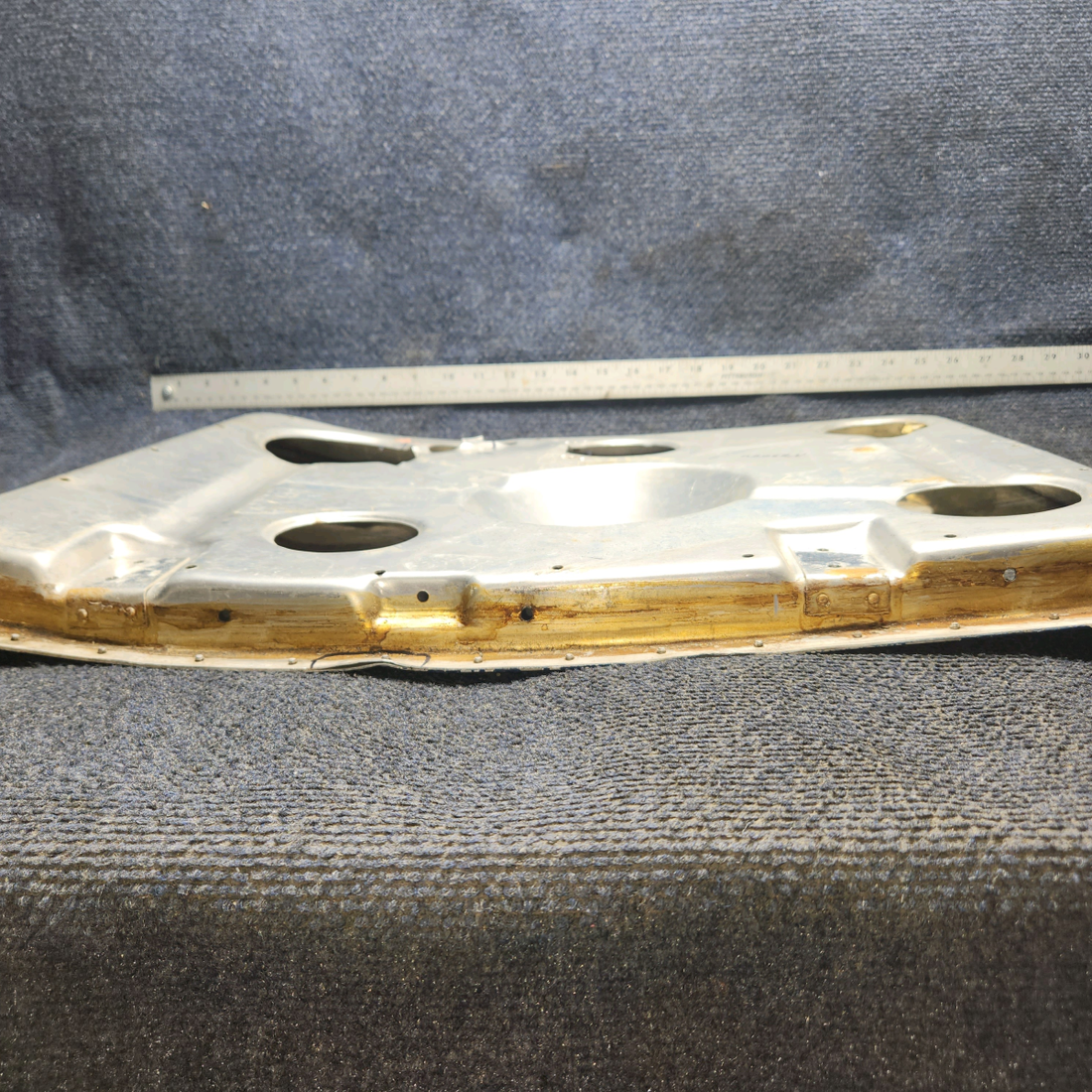 Used aircraft parts for sale, 0711101-33 Cessna 172F Baggage Door Structure