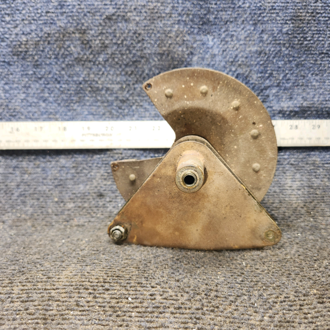 Used aircraft parts for sale, 0760612-7 cessna 150G Flap Drive Pulley Assembly – LH