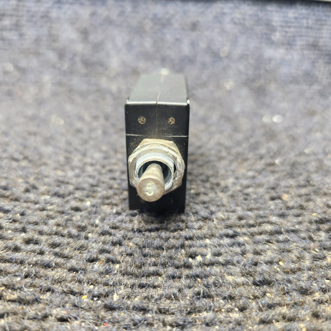 Used aircraft parts for sale, W31-X2M1G-5 Tyco Electronics W23 Cessna 172 Circuit Braker 5 AMP