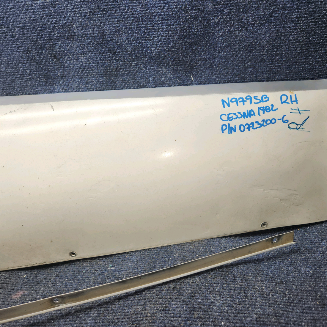 Used aircraft parts for sale, 0723200-6 Cessna 182P Wing Tip Assembly.