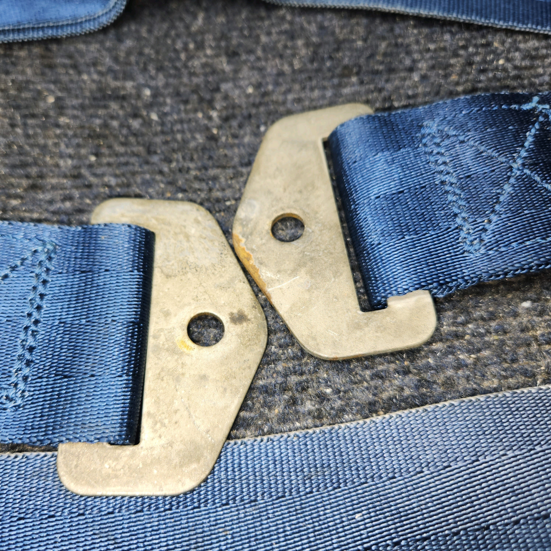 Used aircraft parts for sale, SEAT BELT-SET PIPER PA28-140 PA28-140 Seat Belt Set Pilot-Copilot And Rear Passenger