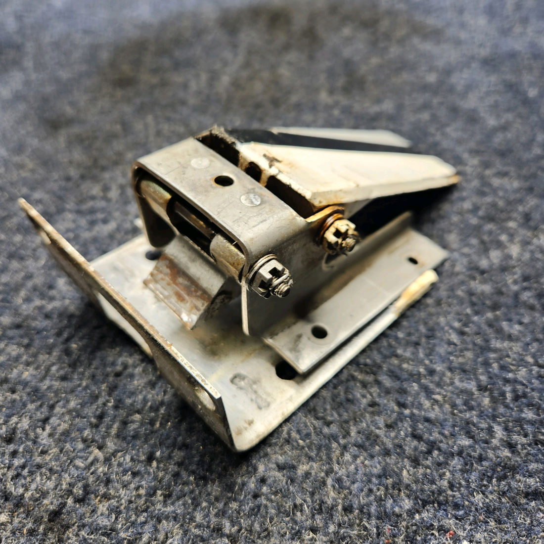 Used aircraft parts for sale, 79515-003 Piper PA32RT-300 CABIN DOOR LATCH ASSEMBLY