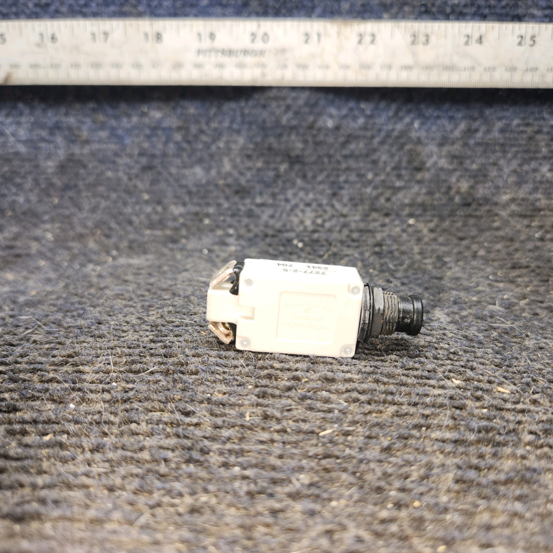 Used aircraft parts for sale, 7277-2-5 Klixon cessna 172k Circuit Breaker – 5 Amp