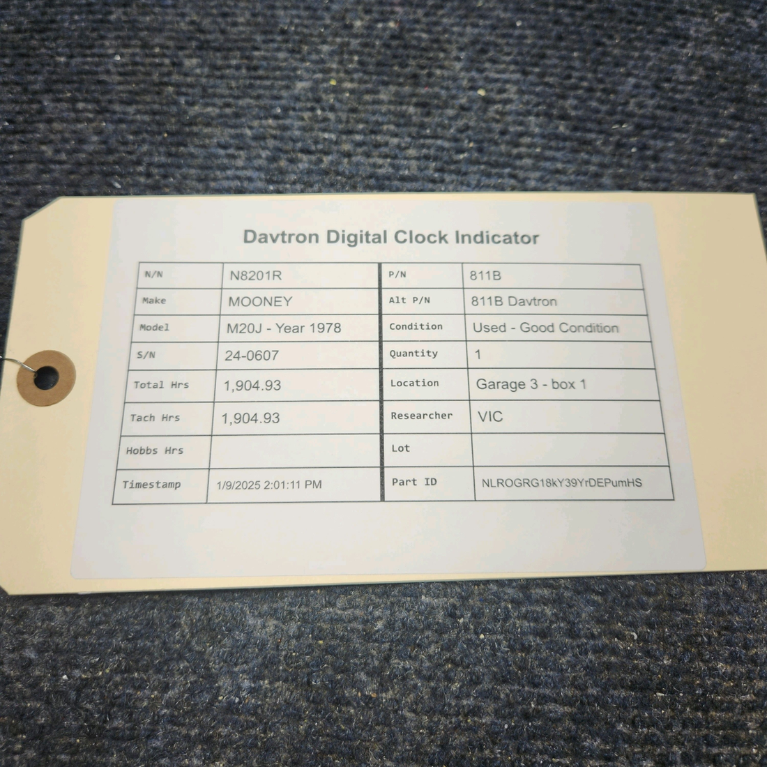 Used aircraft parts for sale, 811B Davtron MOONEY M20J - Year 1978 DIGITAL CLOCK INDICATOR
