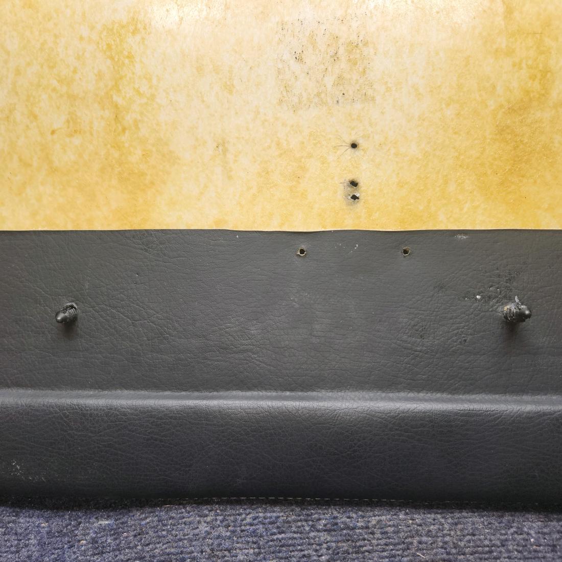 Used aircraft parts for sale, PG001 Knots 2U, Ltd Piper PA28-140 Glareshield