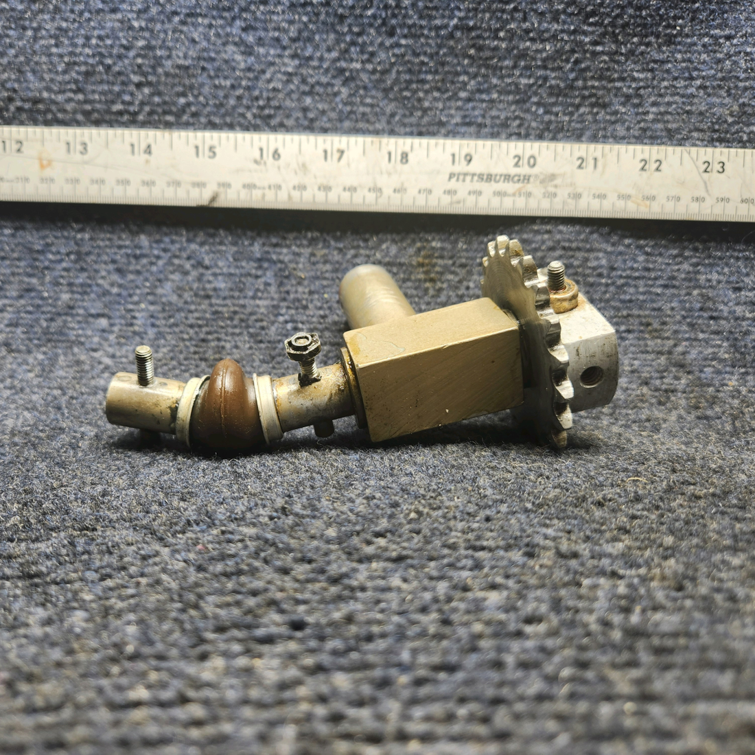 Used aircraft parts for sale, 169-524018-39 Beechcraft A23A Musketeer Custom III CONTROL COLUMN FITTING WITH BUSHING, BEARINGS, SPROCKET