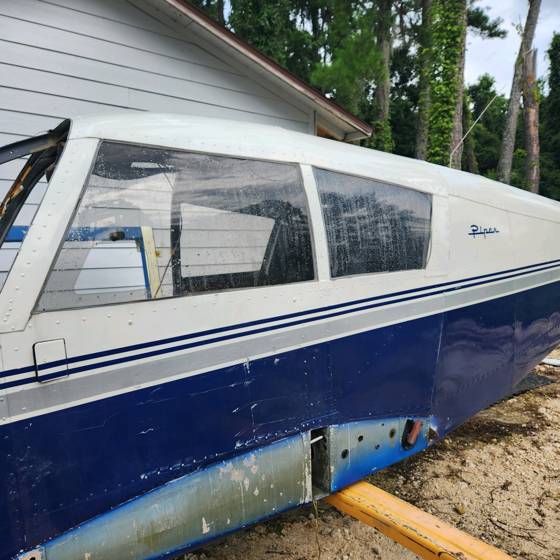 Used aircraft parts for sale, Piper PA28-140 Fuselage PIPER PA28-140 PIPER PA28-140 FUSELAGE W LOGS- NO AIRWORTHINESS - "ONLY FOR PARTS"