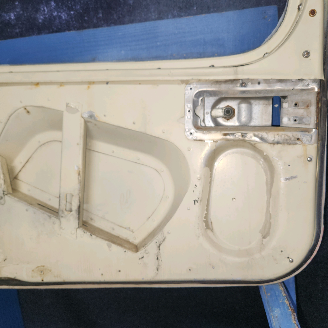 Used aircraft parts for sale, 63006-000 Piper PA-28-140 Door Assembly