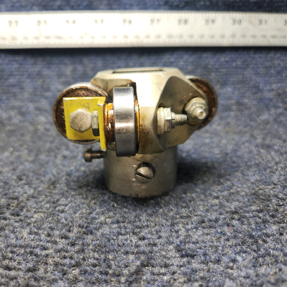Used aircraft parts for sale, 20963-000 PIPER PA-24-250 Control Wheel Roller Attachment Fitting RH or LH