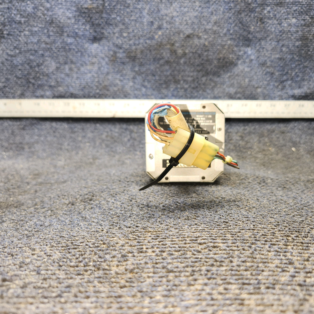 Used aircraft parts for sale, 066-3056-01 Bendix King KI-209 Piper PA28RT-201 VOR / LOC / Glideslope indicator With Connector