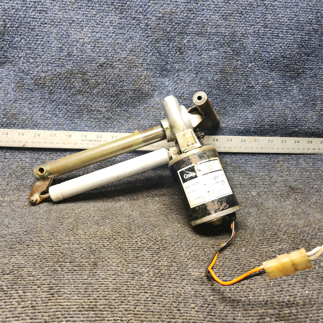 Used aircraft parts for sale, C301C01-0210 cessna 150G Flap Actuator Assembly with Motor – 14V
