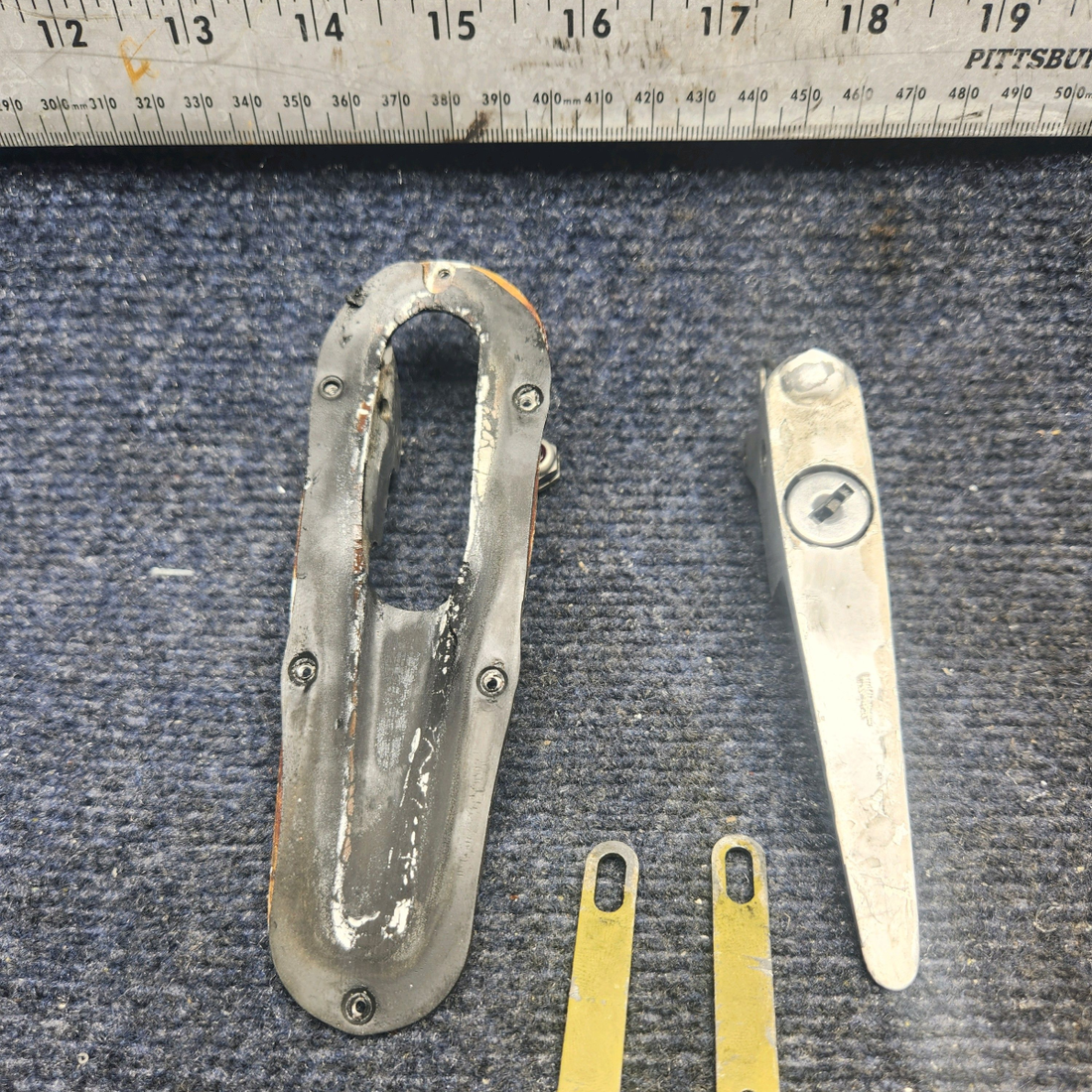 Used aircraft parts for sale, 35-400014-3 Beechcraft F33A HANDLE ASSY OUTSIDE DOOR