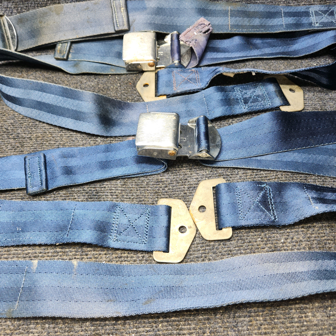 Used aircraft parts for sale, SEAT BELT-SET PIPER PA28-140 PA28-140 Seat Belt Set Pilot-Copilot And Rear Passenger