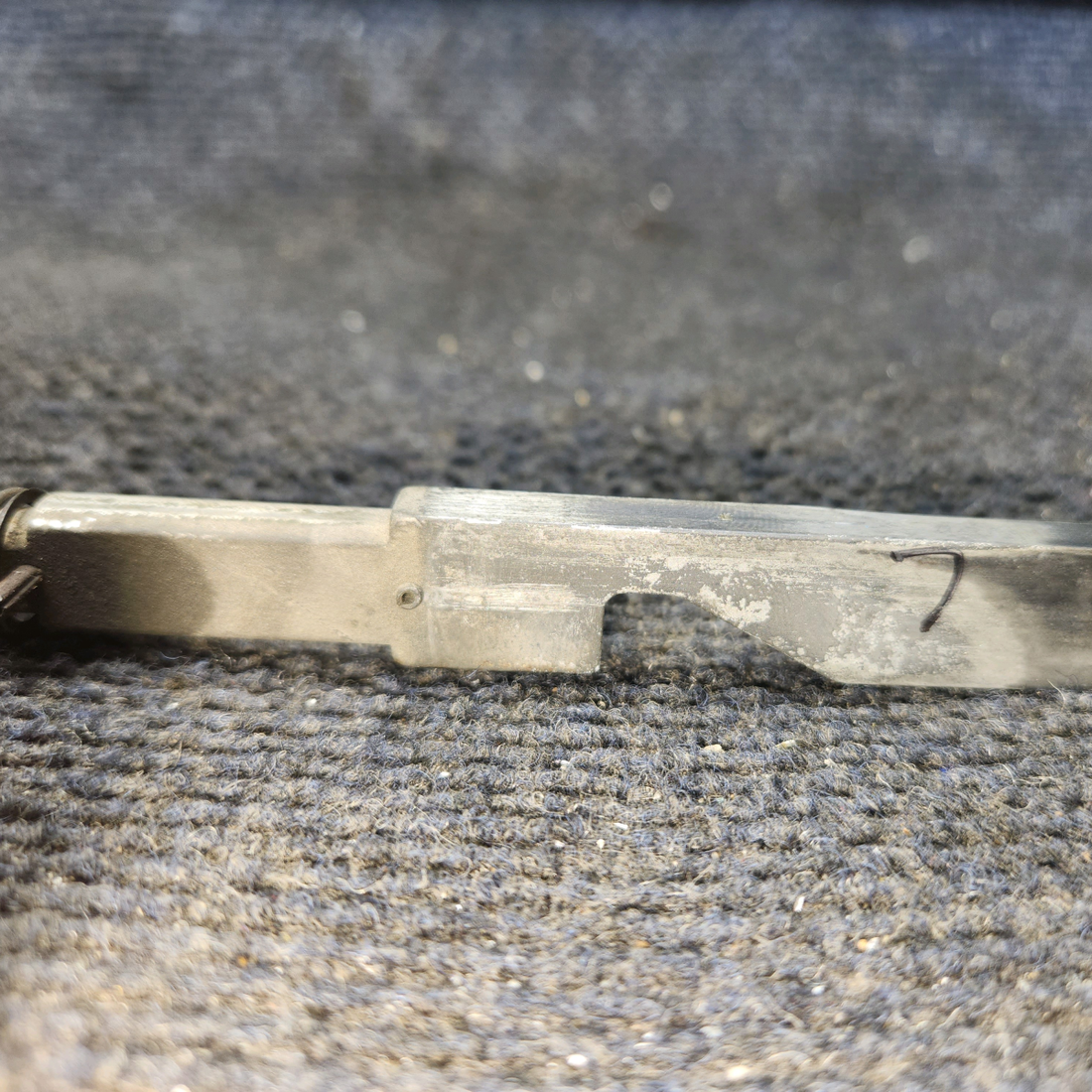 Used aircraft parts for sale, 0511260-1 cessna 150G Door Latch Bolt – LH