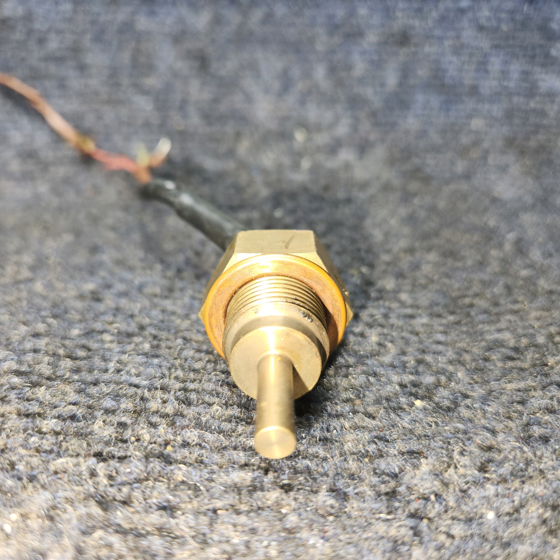 Used aircraft parts for sale, P-120 Electronics International Inc Continental O-300 Cessna 172 Oil Temp Probe