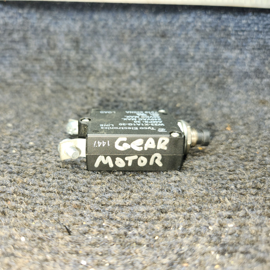 Used aircraft parts for sale, W23-X1A1G-30 Tyco Electronics W23 Series PIPER PA-24-250 Circuit  Breaker - 30 Amps