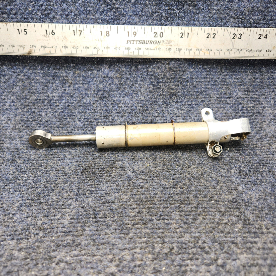 Used aircraft parts for sale, 1260074-1 CESSNA 172K ELEVATOR TRIM TAB ACTUATOR WITH BRACKETS