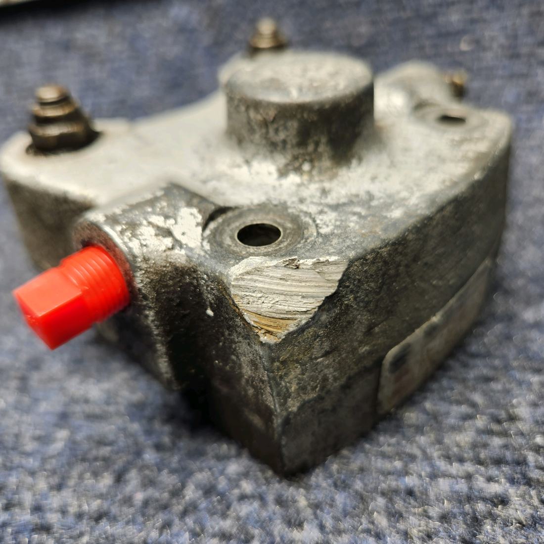 Used aircraft parts for sale, 30-56A Cleveland MOONEY M20J BRAKE CALIPER ASSEMBLY LH / RH