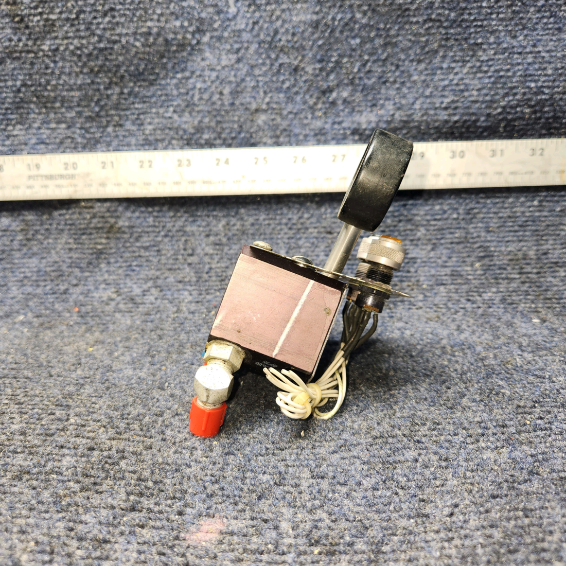 Used aircraft parts for sale, 9881020-2 Cessna 172RG Landing Gear Selector Valve Assy/W Light