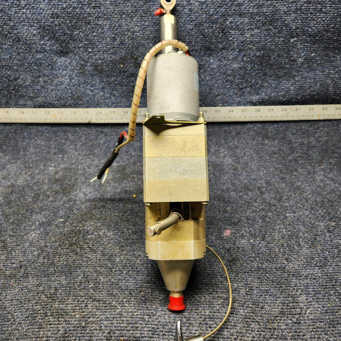 Used aircraft parts for sale, 560254-501 Vickers 102000-1 MOONEY M20J VICKERS LINEAR LANDING GEAR ACTUATOR (12V, 55A)